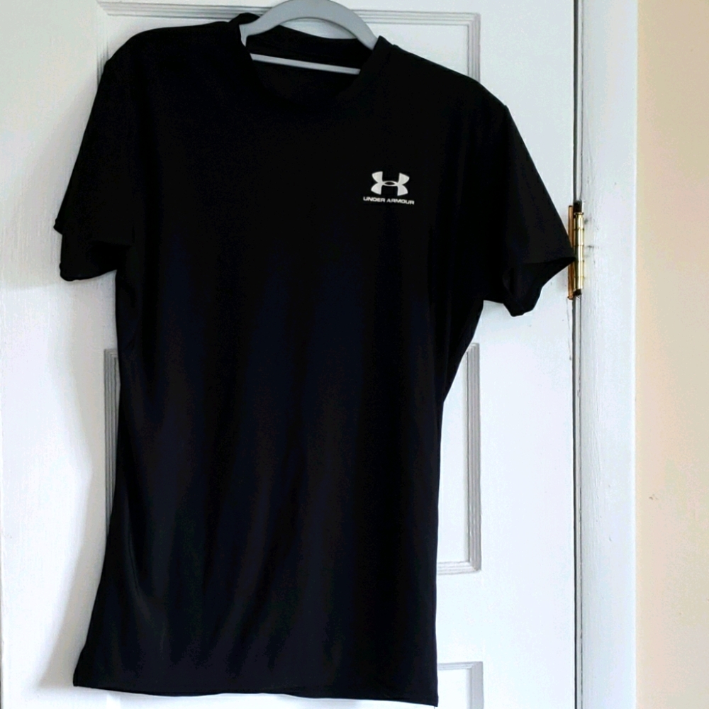 Men's black Under Armor stretch T-shirt